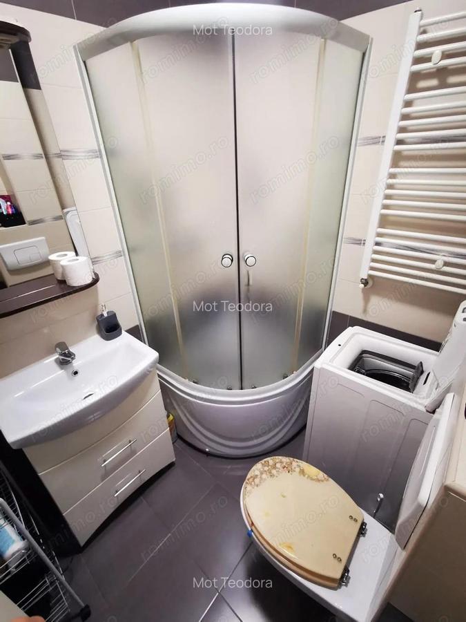 De vanzare apartament 2 camere Complexul Studen?esc - 12