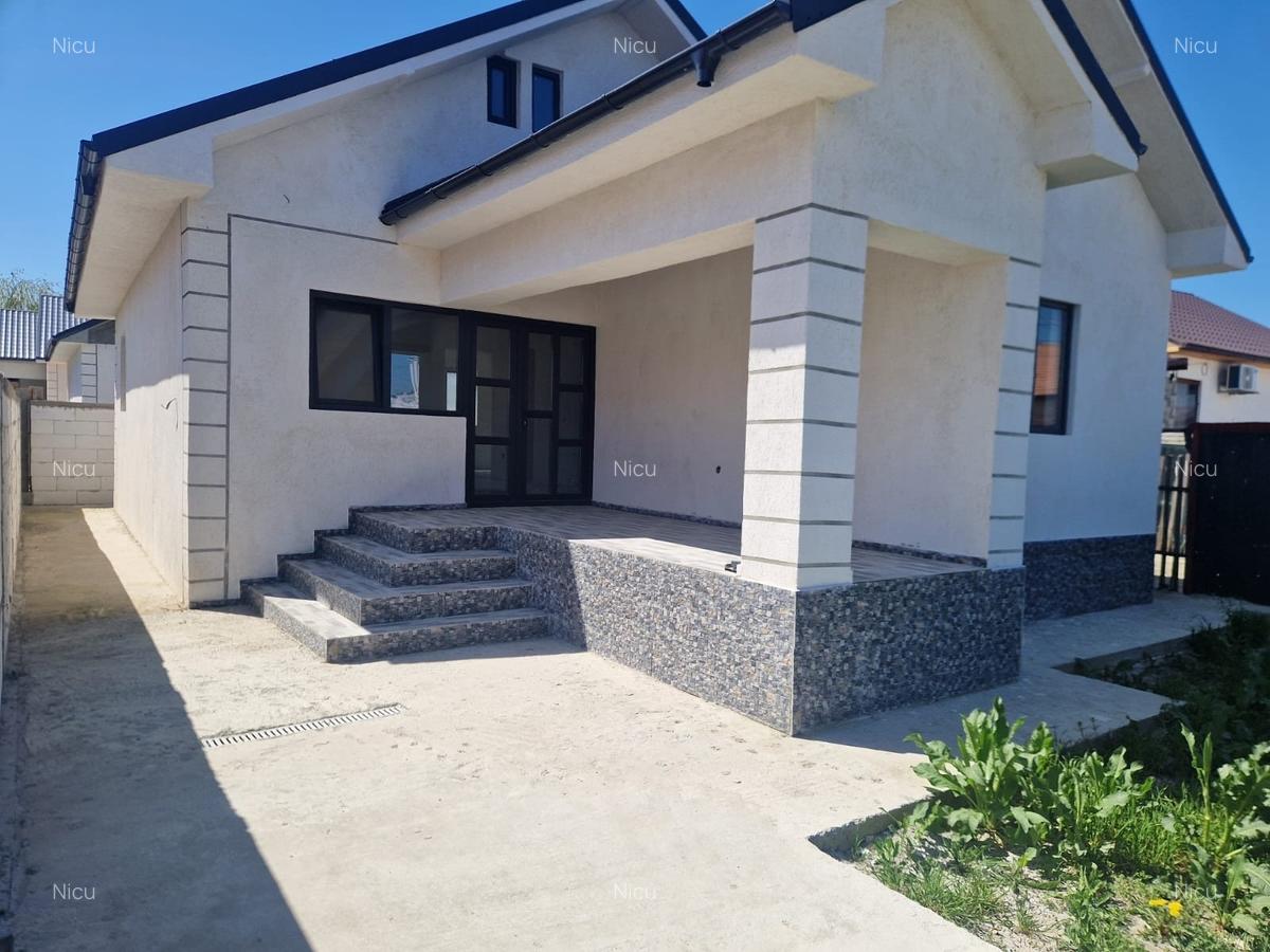 Casă cu 3 camere în Năvodari - 1