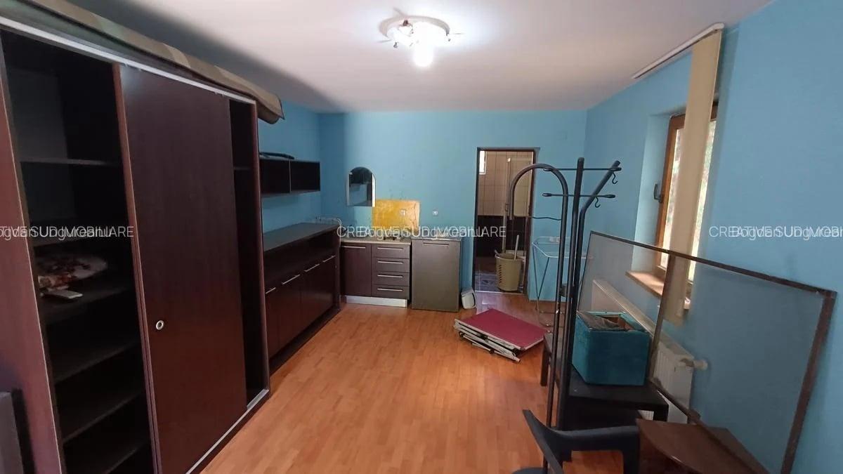 Casa individuala - 6 Camere - 213 mp utili - 561 mp teren - 14