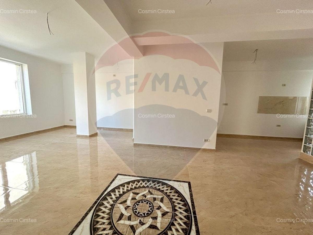 DE VANZARE Apartament cu 4 camere in zona Straulesti - 23