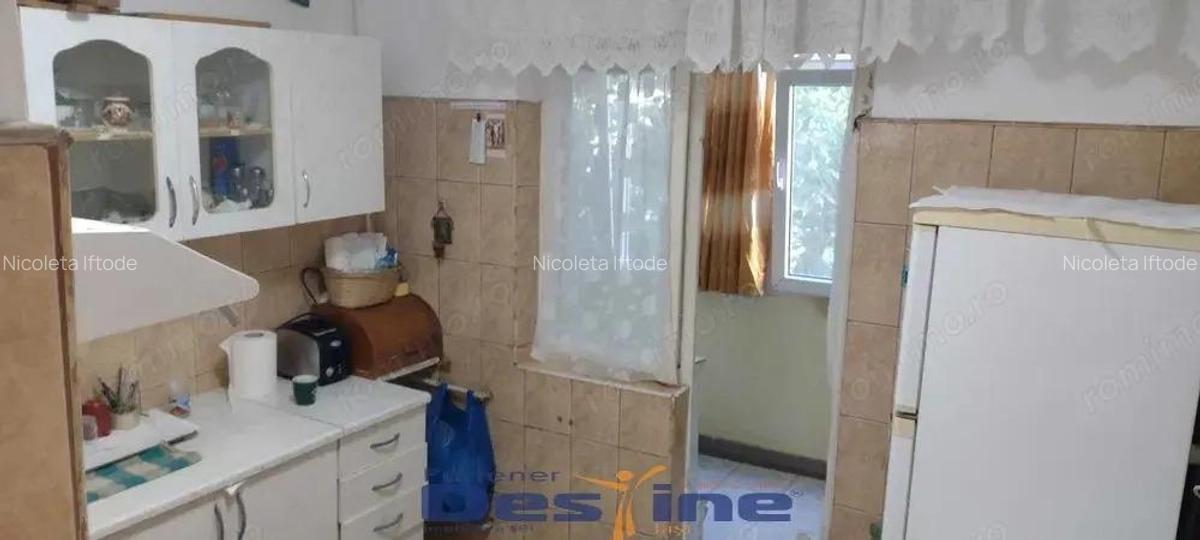 CUG- Apartament cu 3 camere decomandat, etaj 3/4 - 1