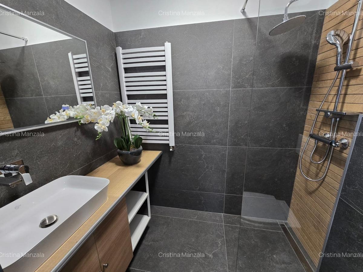 Tineretului-Parcul Carol ,casa renovată P+1,fara curte ,100 mp ,terasa mare - 21