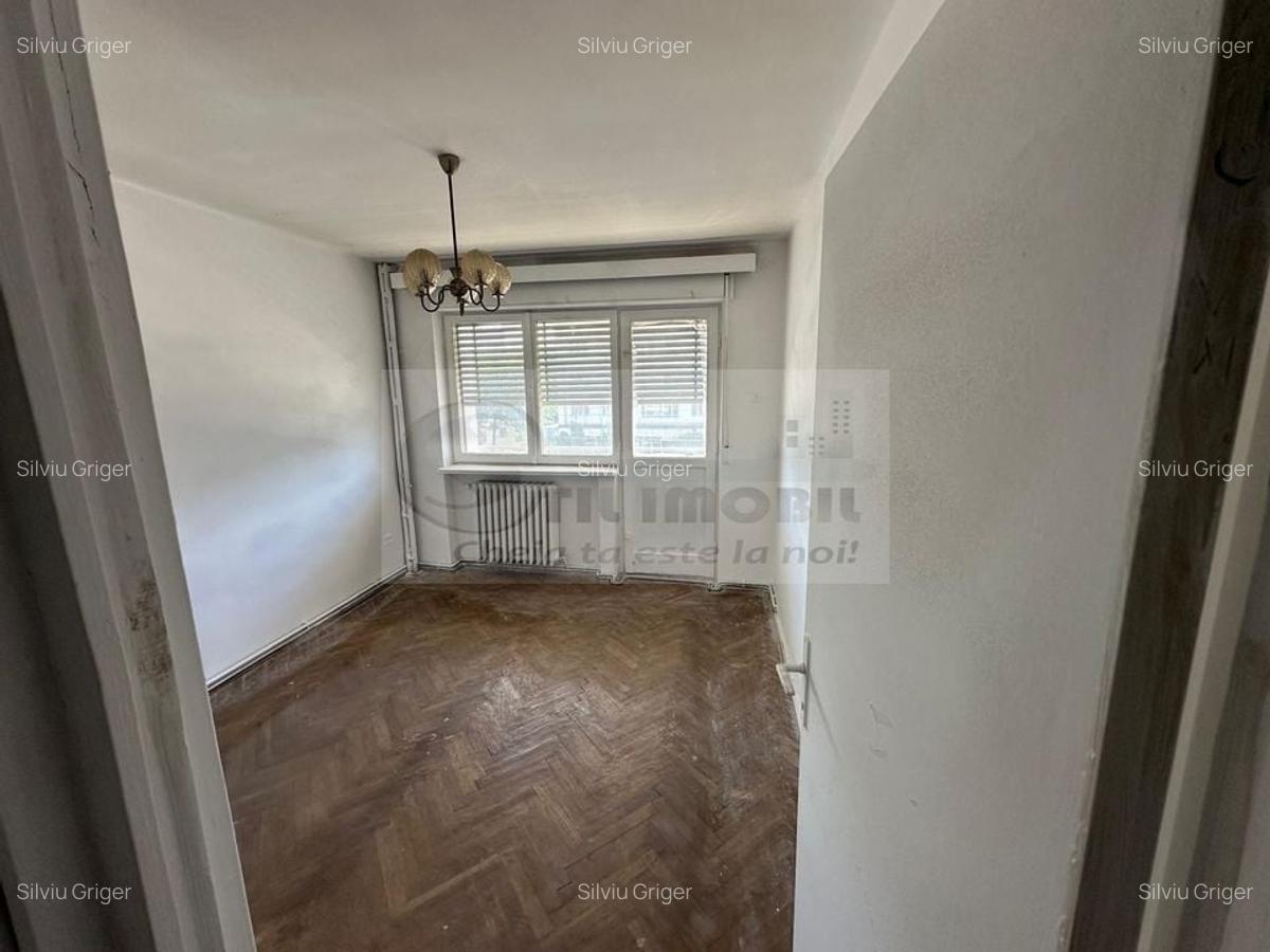 Apartament 3 camere, 70mp, 2 balcoane - Podu Roș  125000 euro - 2