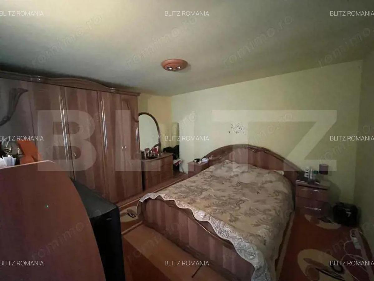 Proprietate formata din doua case si 1087 mp teren, zona Carcea - 8