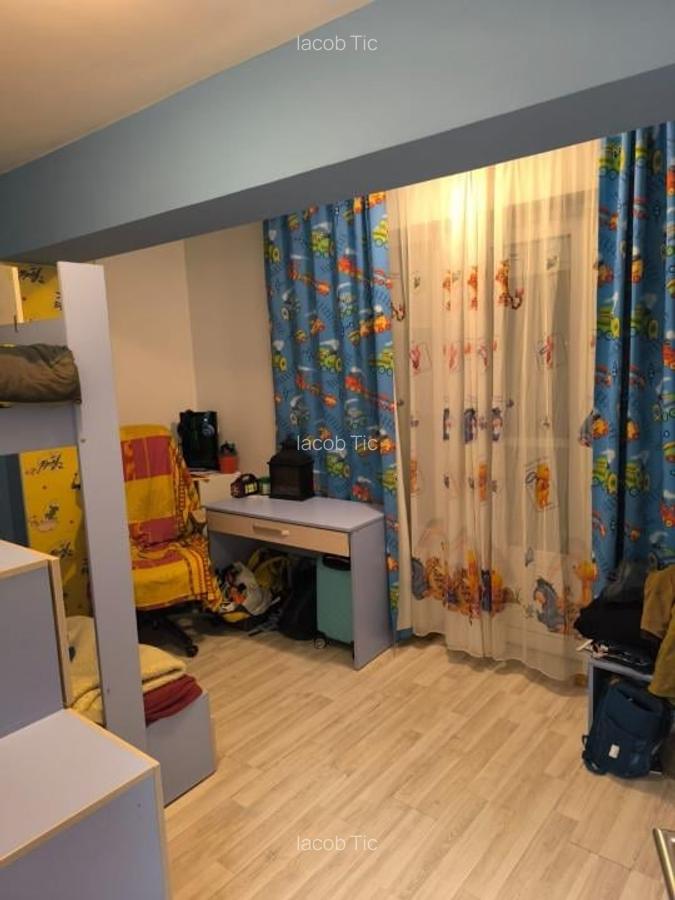 Apartament cu 3 camere decomandat în Nufărul - 6