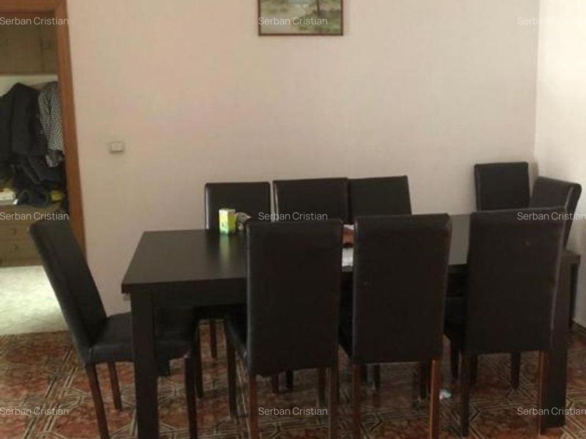 Afumati vila 8 camere , teren 1300 mp , piscina - 12