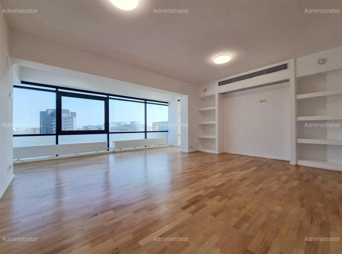 Apartament cu 4 camere decomandat în Polonă - 3