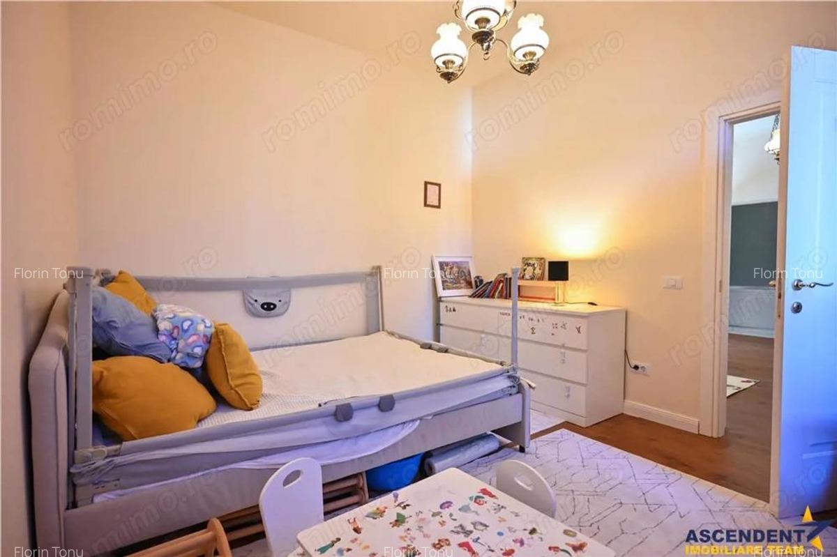 FILM! Eleganta si confort, in cetatea istorica a Brasovului, vedere spre Tampa - 3