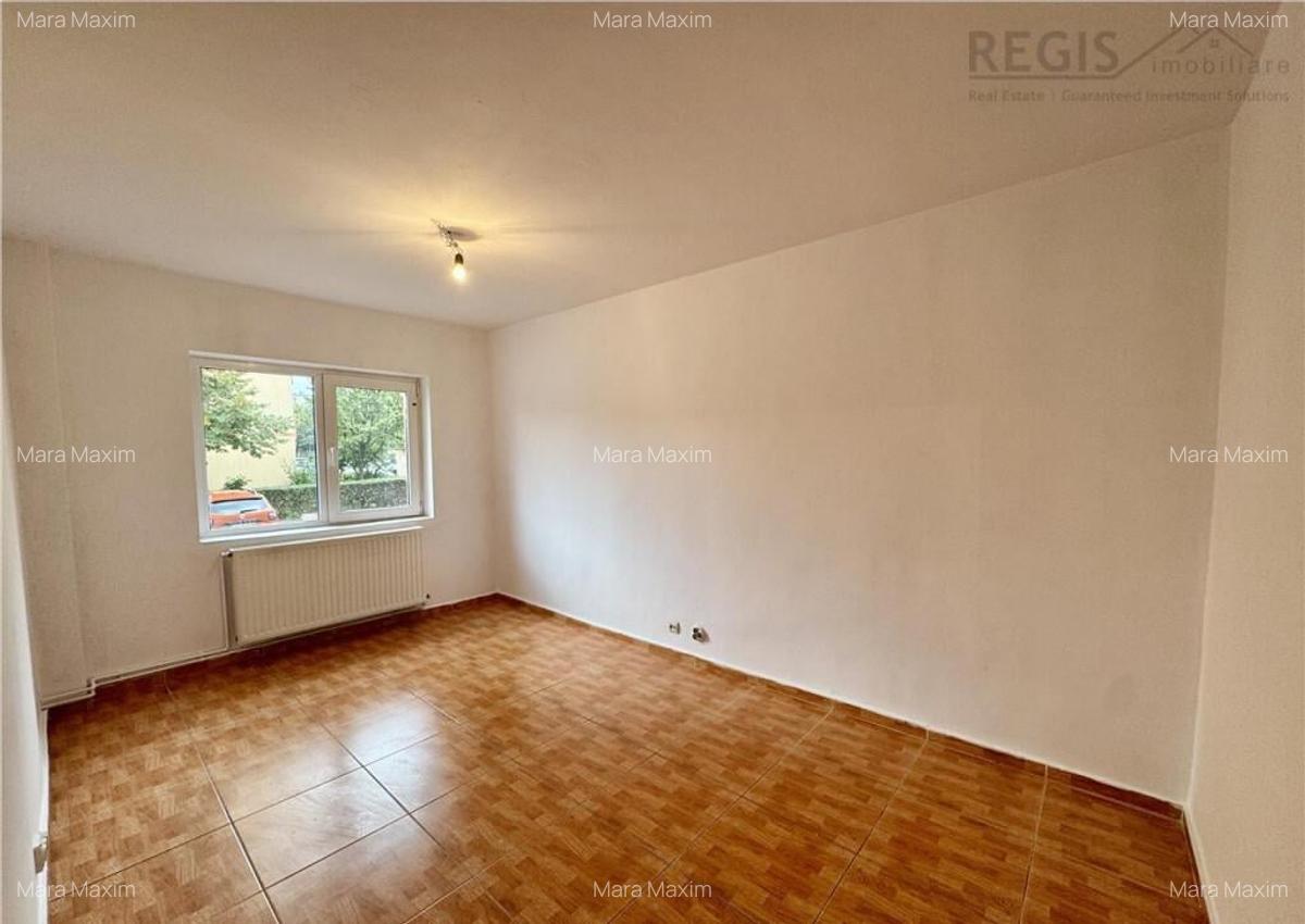 Spatiu comercial de inchiriat cu vitrina si - 6