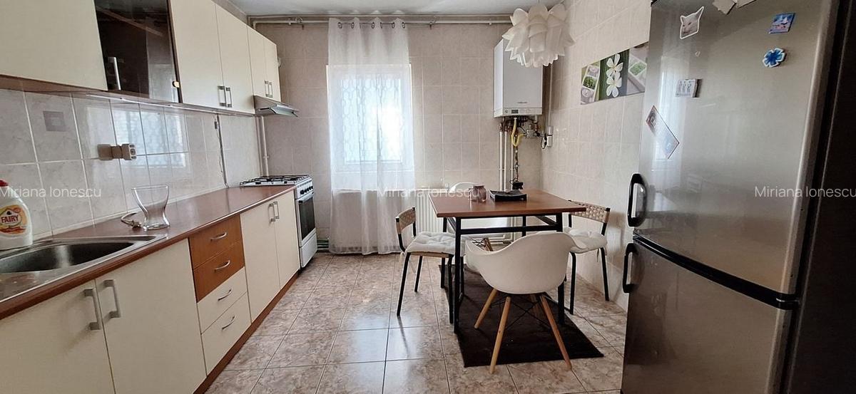 Apartament cu 3 camere decomandat, mobilat în Aradului - 9