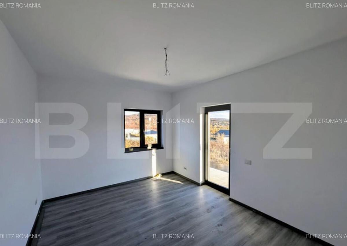 Casa moderna situata intr-o zona linistita, cu acces facil l - 20