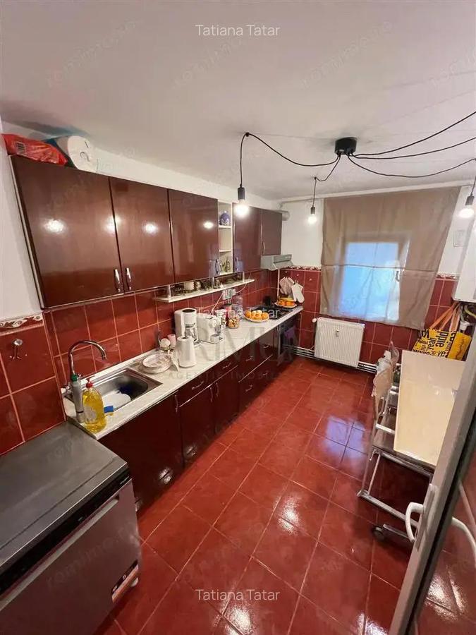 Mircea cel Batran - 3 camere - 2 bai - centrala proprie - 2 bai - PARTER INALT - 5