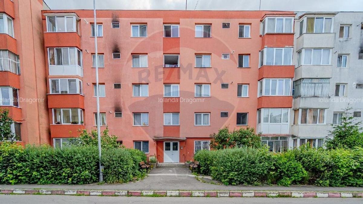 Apartament 2 camere, decomandat, parter + beci + 2 parcari =74,000 - 9