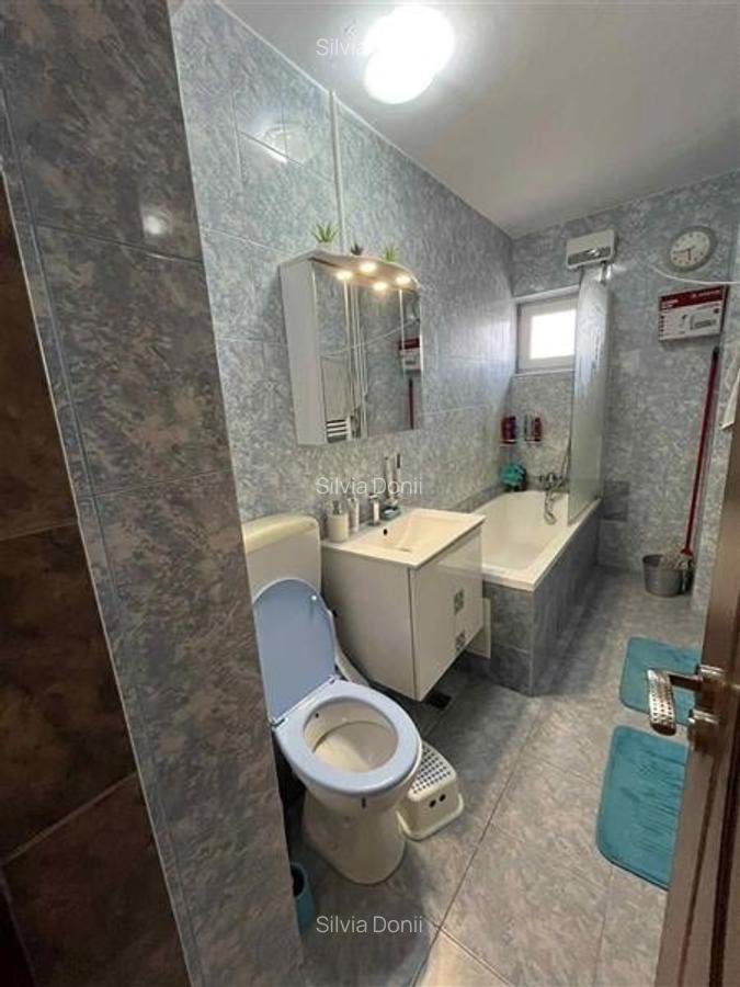Apartament spatios cu 3 camere - decomandat - Unirii - 11