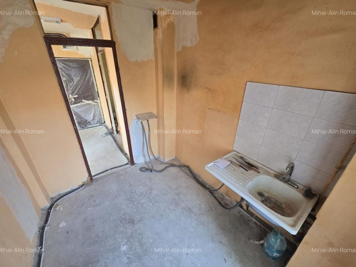 Apartament cu 2 camere decomandat în Soarelui - 10