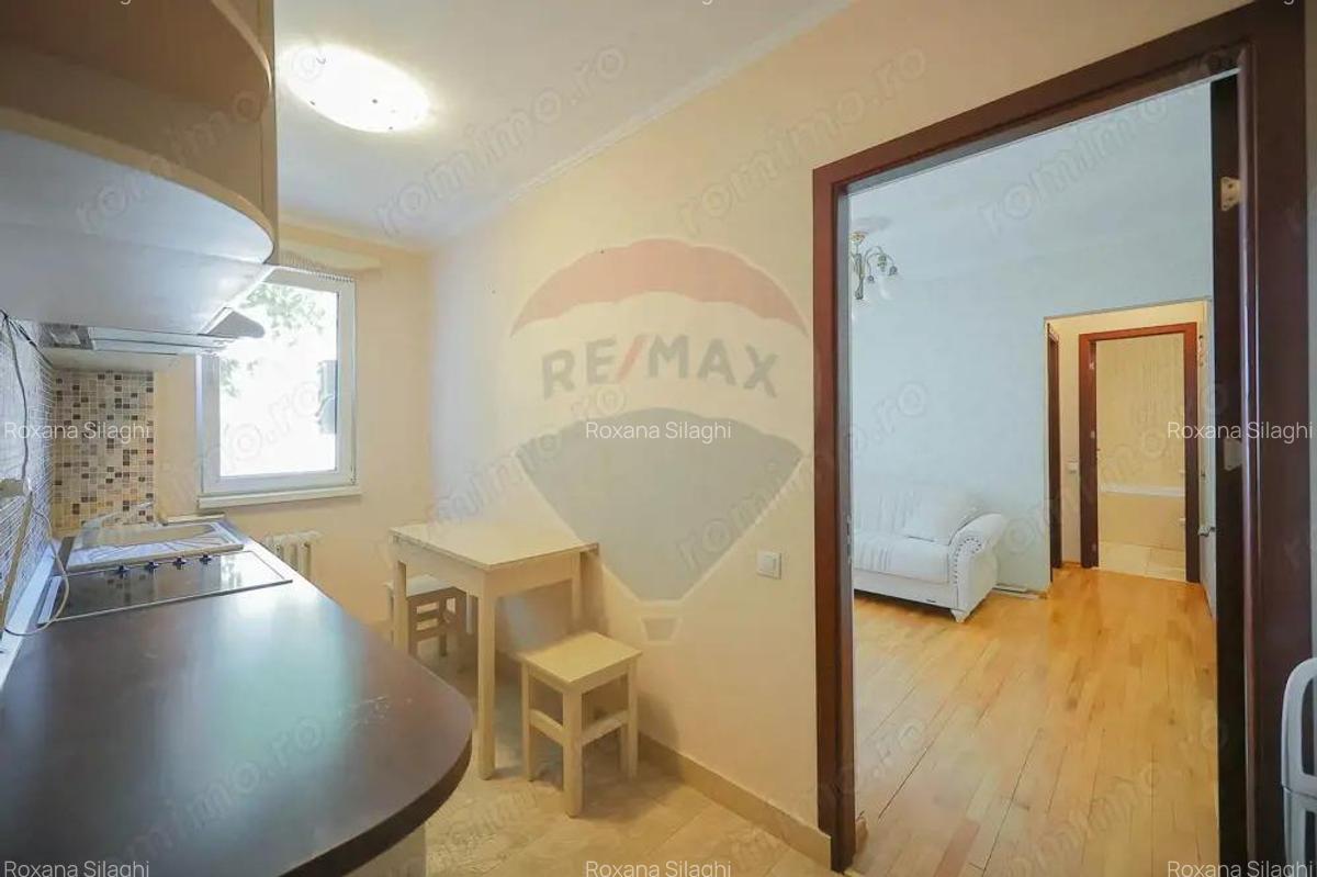 De vanzare Apartament cu 2 camere, etaj 2, str. Grigore Ureche - 2