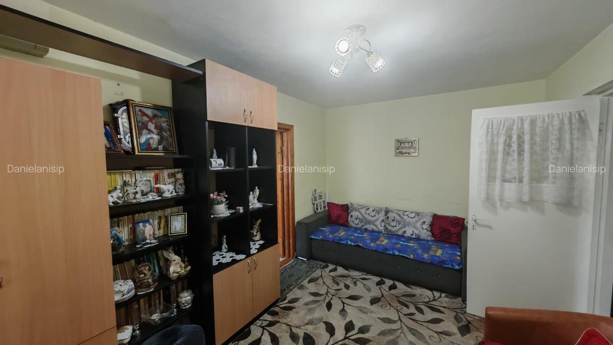 De vânzare – Apartament 2 camere, Micro 40, Bld. Traian Vuia - 2