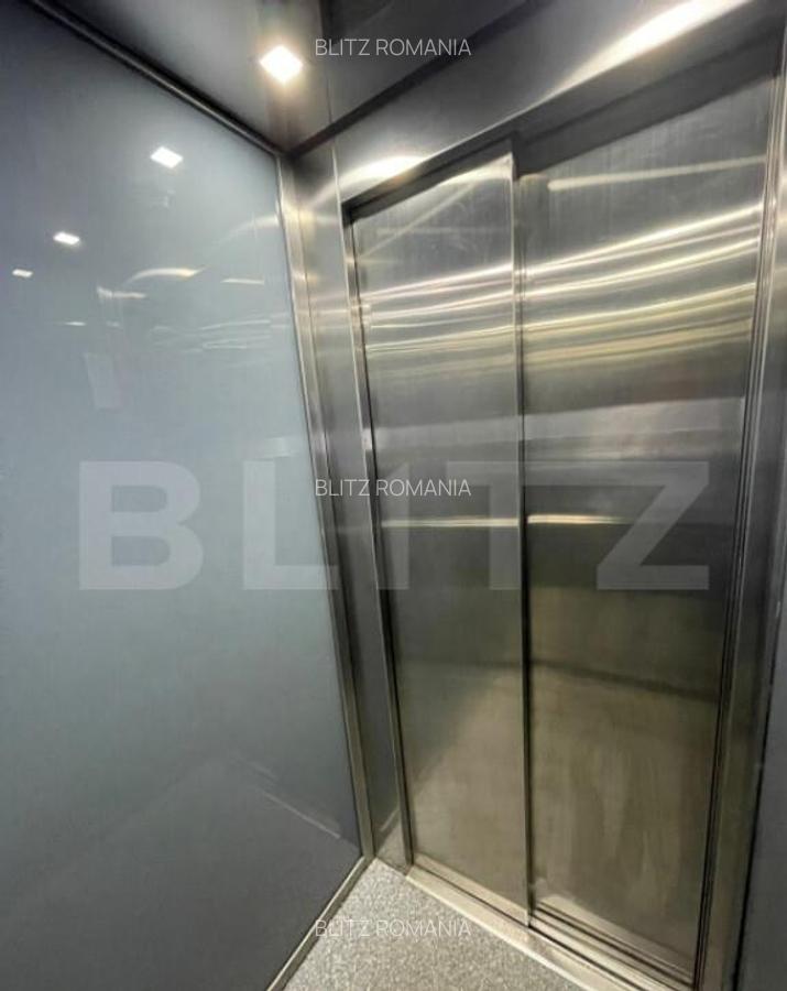 Apartament cu 3 camere, 72 mp, balcon 4,3 mp, parcare, zona - 10
