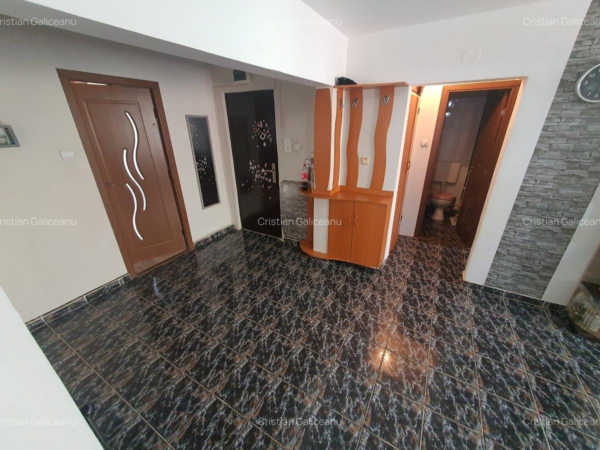 Apartament cu 4 camere decomandat, mobilat în Craiter - 1