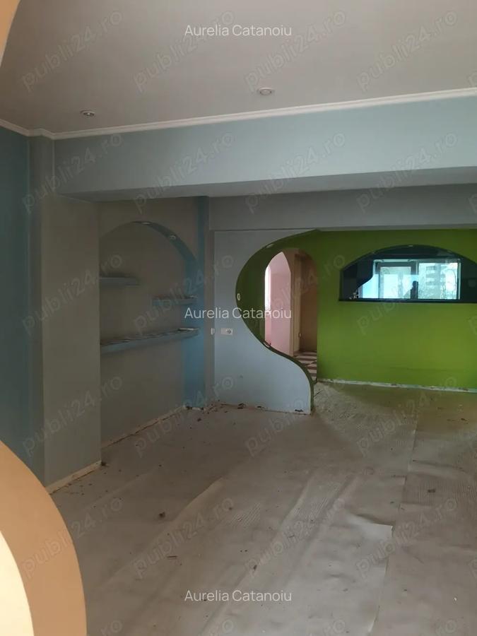 Apartament de vanzare 3 camere central decomandat - 1