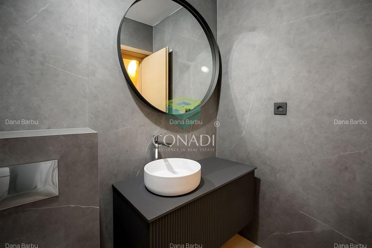 Iancu Nicolae - Vila cu 7 camere de vanzare, 324 mp constuiti - 7
