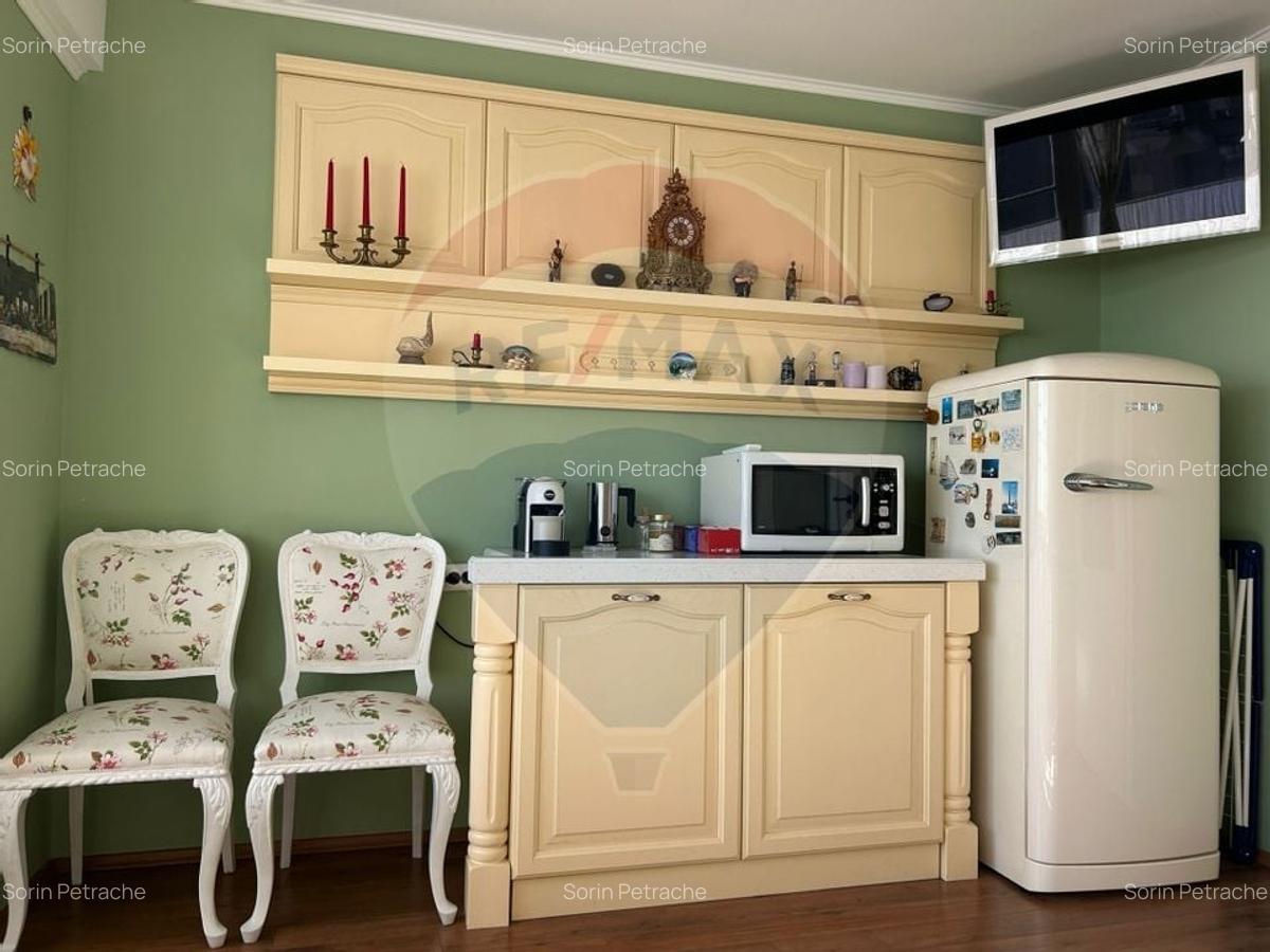 De vanzare apartament de lux pe Blvd. Decebal - 6