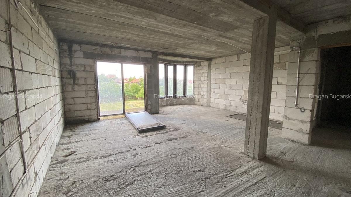 Casă cu 8 camere în Săcălaz - 8