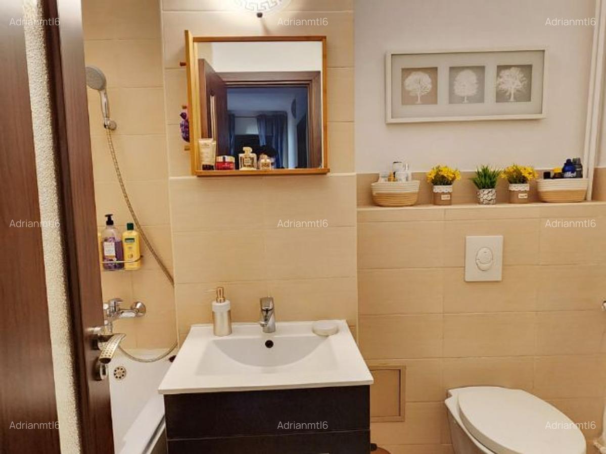 Apartament de vanzare cu 4 camere , renovat - 3