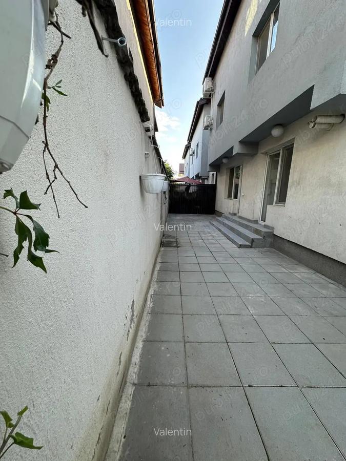 Casa tip triplex P+E+M, casa 1 din 3 (cu iesire la strada) - proprietar - 10
