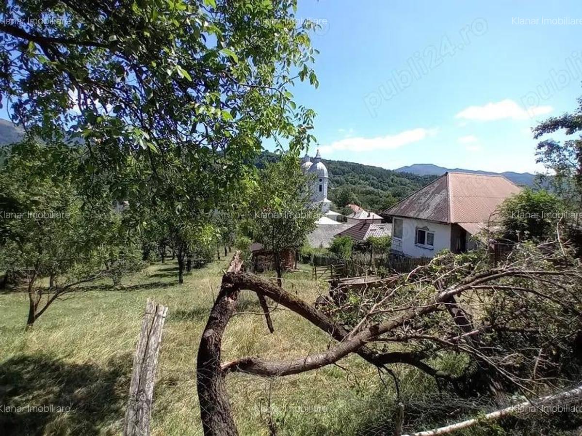De vanzare teren intravilan in zona de munte - 5