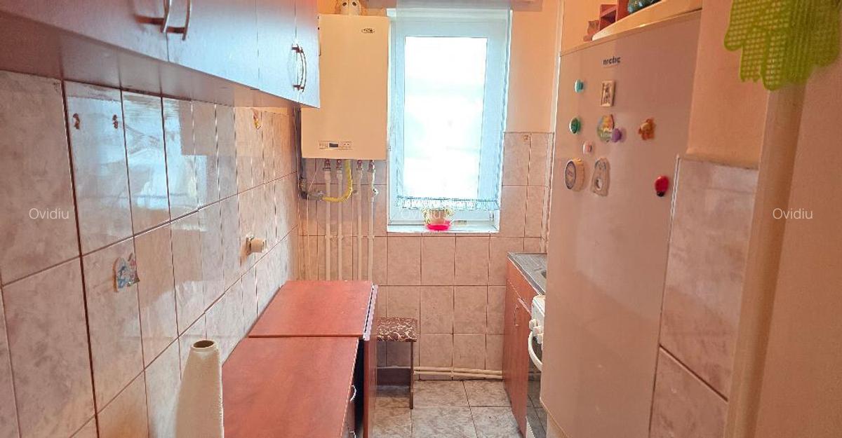 Vand apartament cu 2 camere in Deva, Sala Sporturilor in P-uri, et 3 - 5