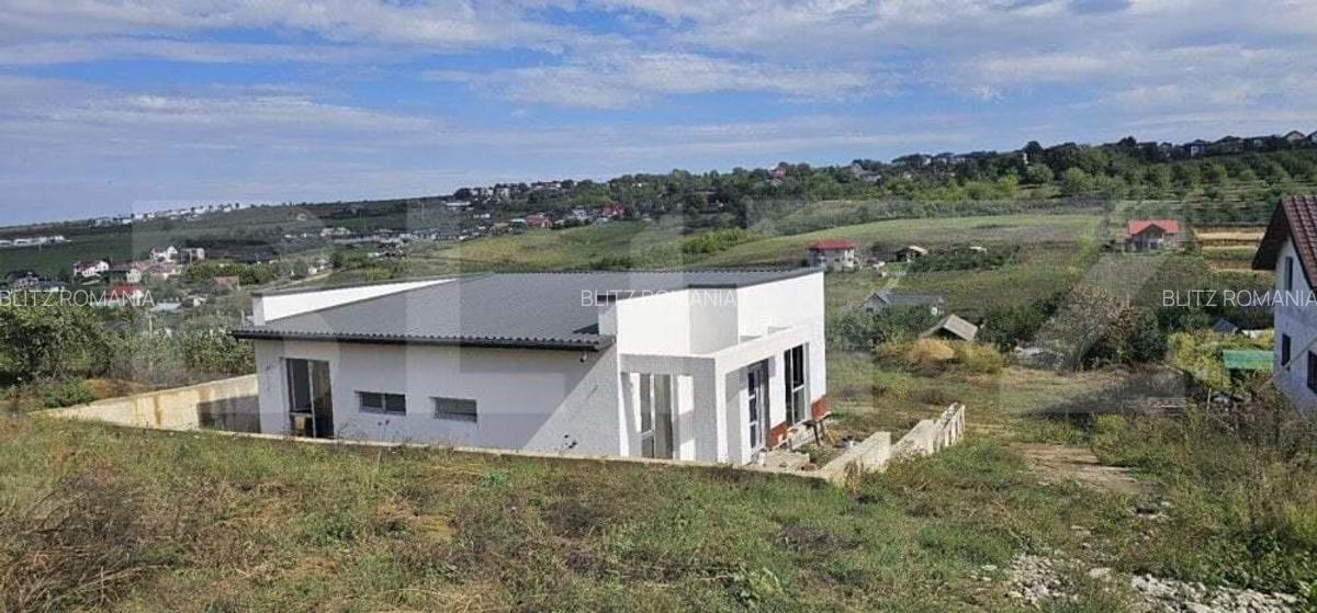 Casa la rosu, 4 camere, terasa mare cu vedere foarte frumoasa, zona Visan - 1