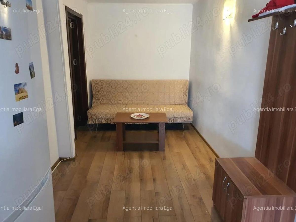 Apartament doua camere la curte, zona 1 Mai. - 3