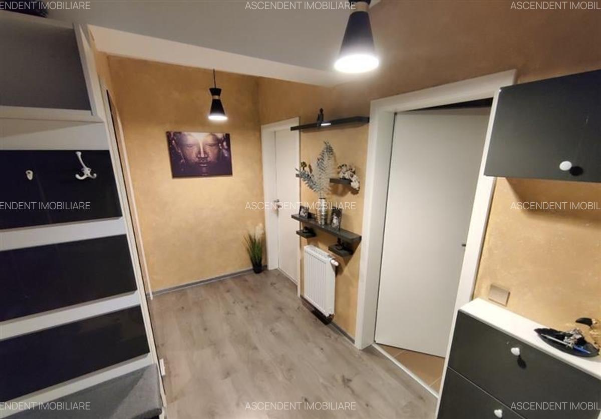 Apartament cu 3 camere decomandat în Tractorul - 16