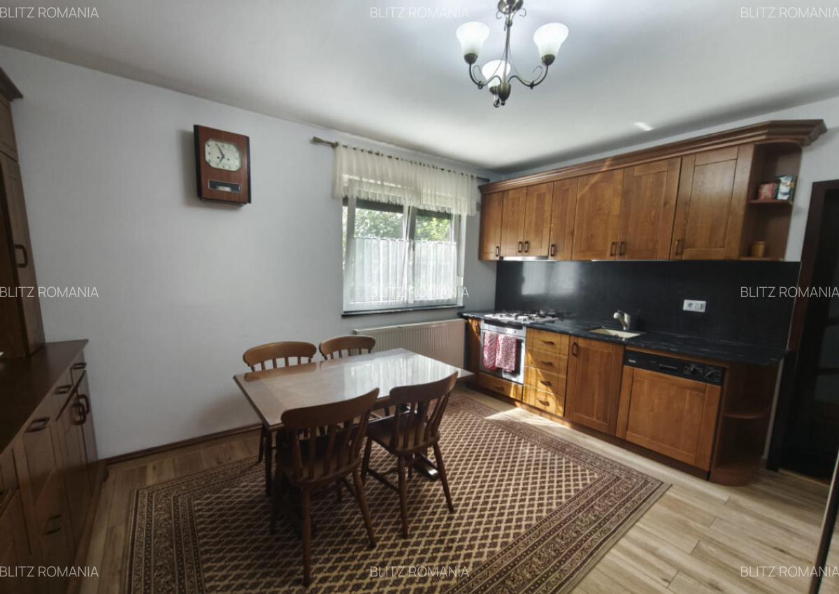 Casa 5 camere, zona ultracentrala, 1500mp teren, Radauti - 9