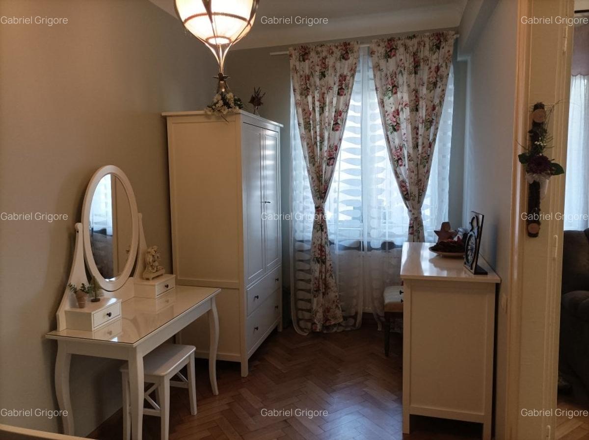 Apartament cu 3 camere semidecomandat, mobilat în Central - 4