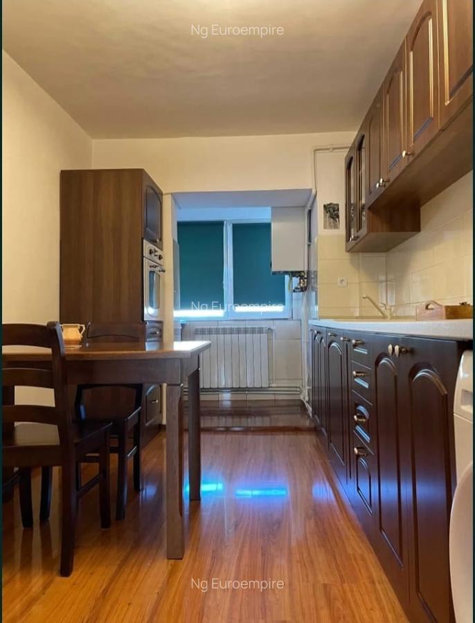 Apartament de inchiriat cu 3 camere, zona Inel 2 - 1