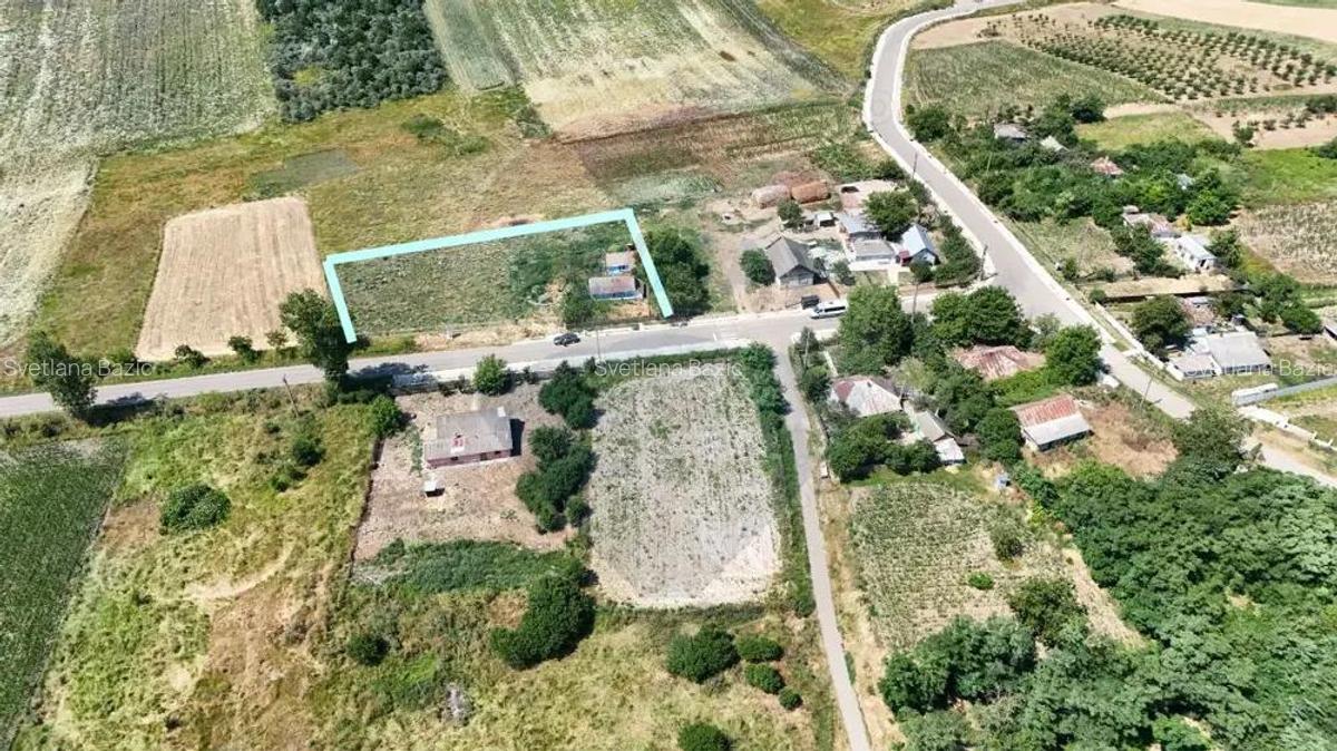 Casa batraneasca cu teren intravilan in apropiere de de Boto?ani - 4