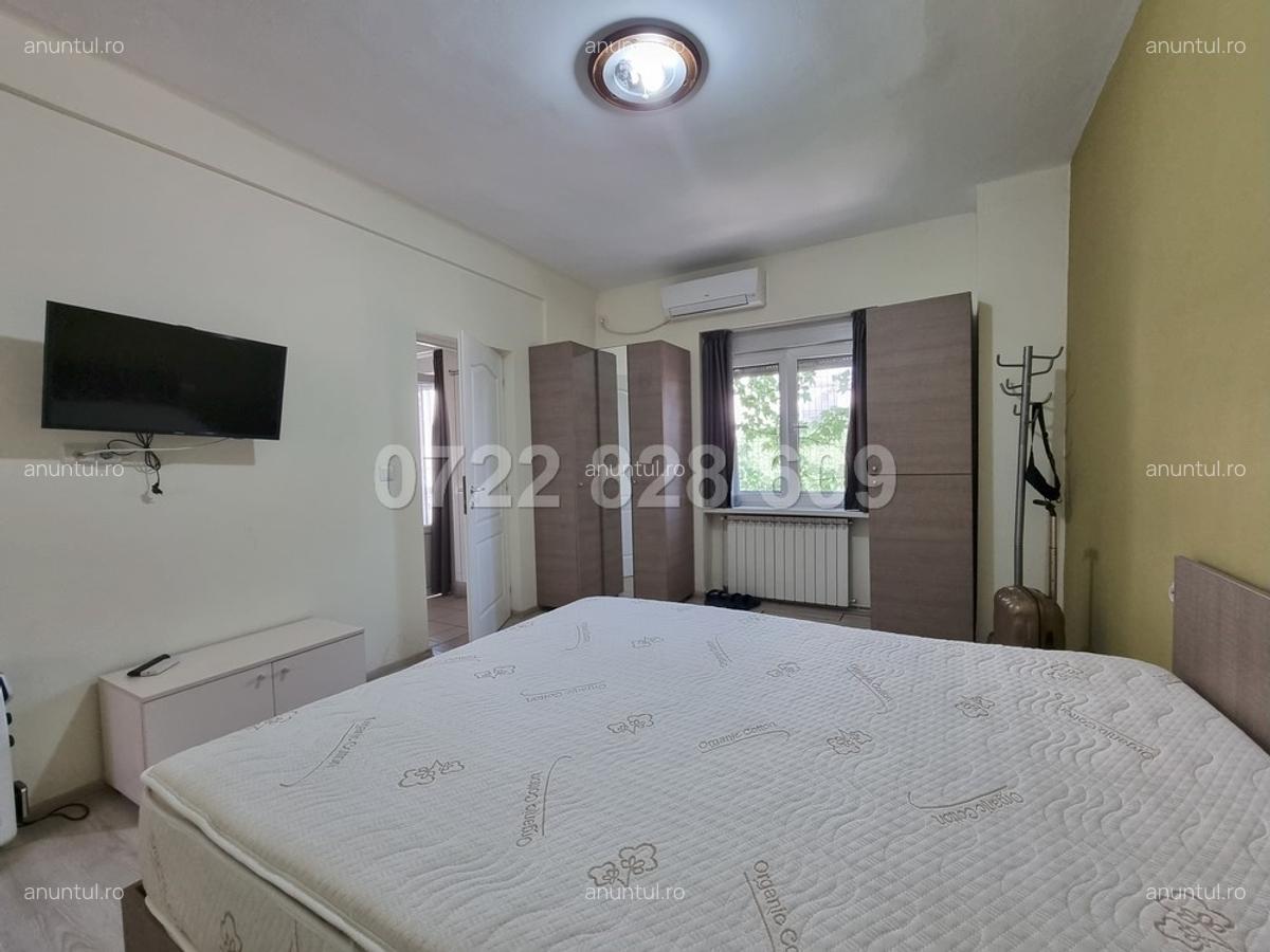 Piata Romana, langa Ambasada Angliei, 4 camere - 16