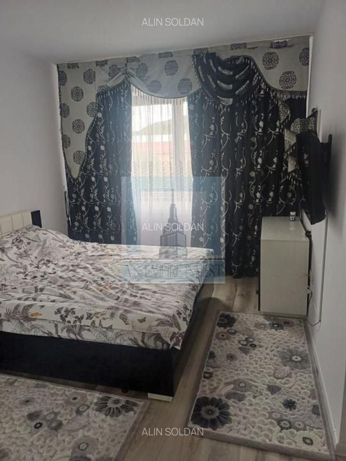 Apartament cu 3 camere decomandat în Noua - 4