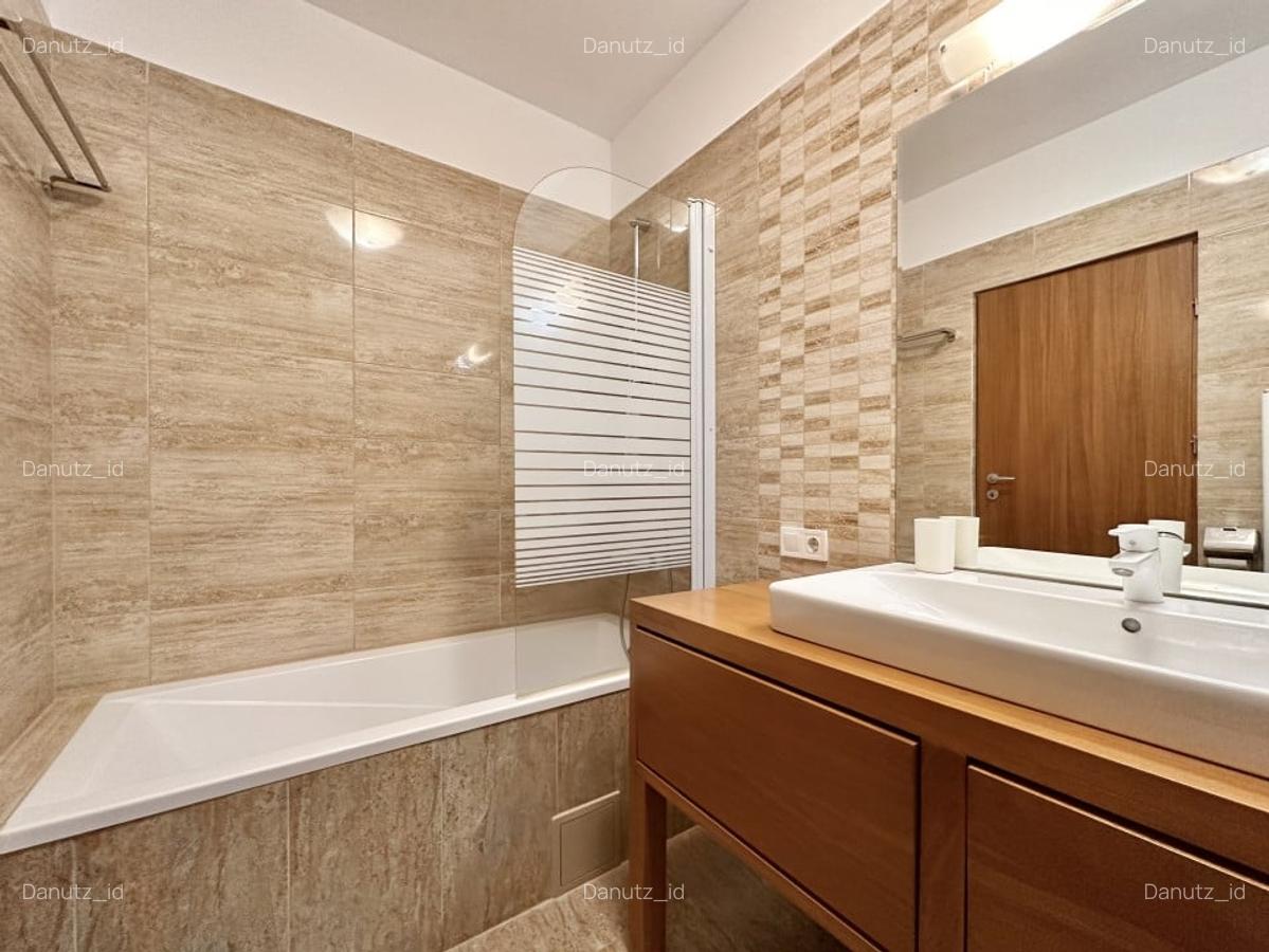 Inchiriere Apartament 3 camere, 2 bai, zona centrala, garaj - 6