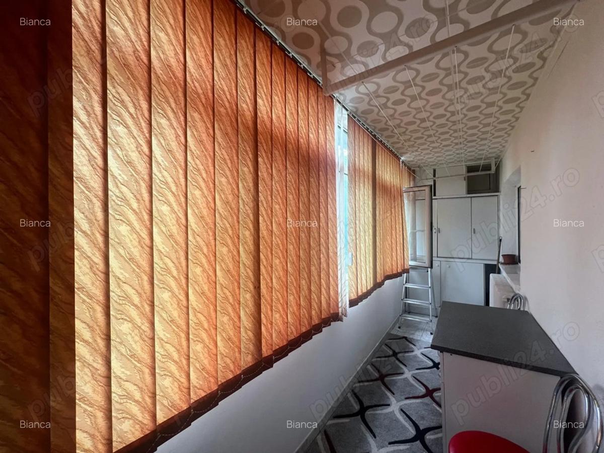 Direct proprietar vand apartament 2 camere, decomandat - zona PODU ROS NICOLINA - 11 Direct proprietar vand apartament 2 camere, decomandat - zona PODU ROS NICOLINA - 11