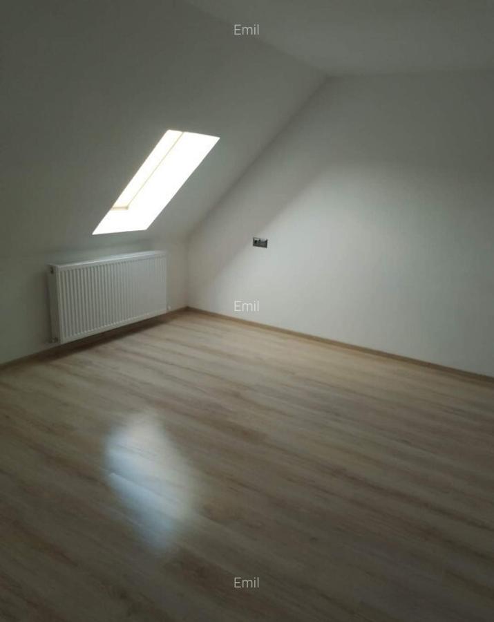 Casa Unirea formata din doua apartamente,cu doua intrari separate. - 7