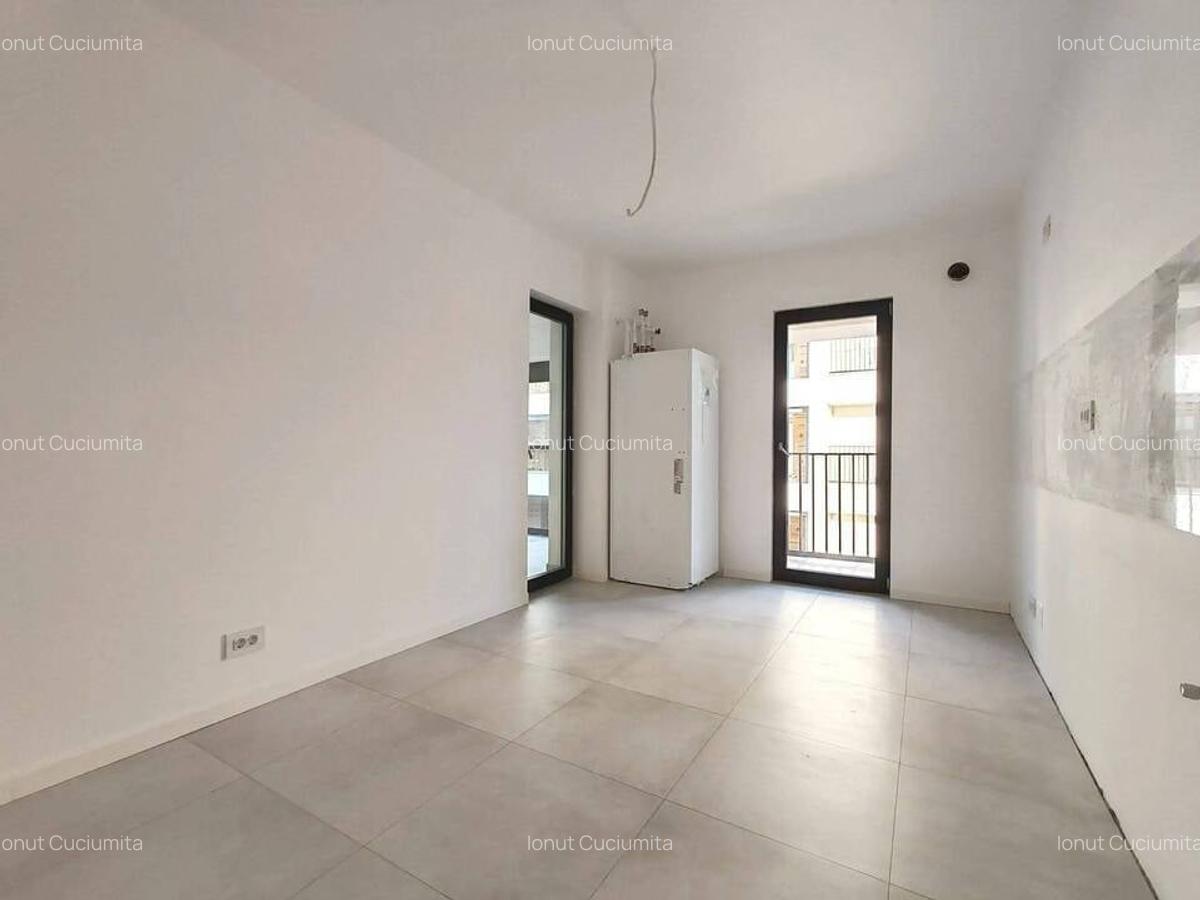 Apartament cu 3 camere decomandat în Titan - 17