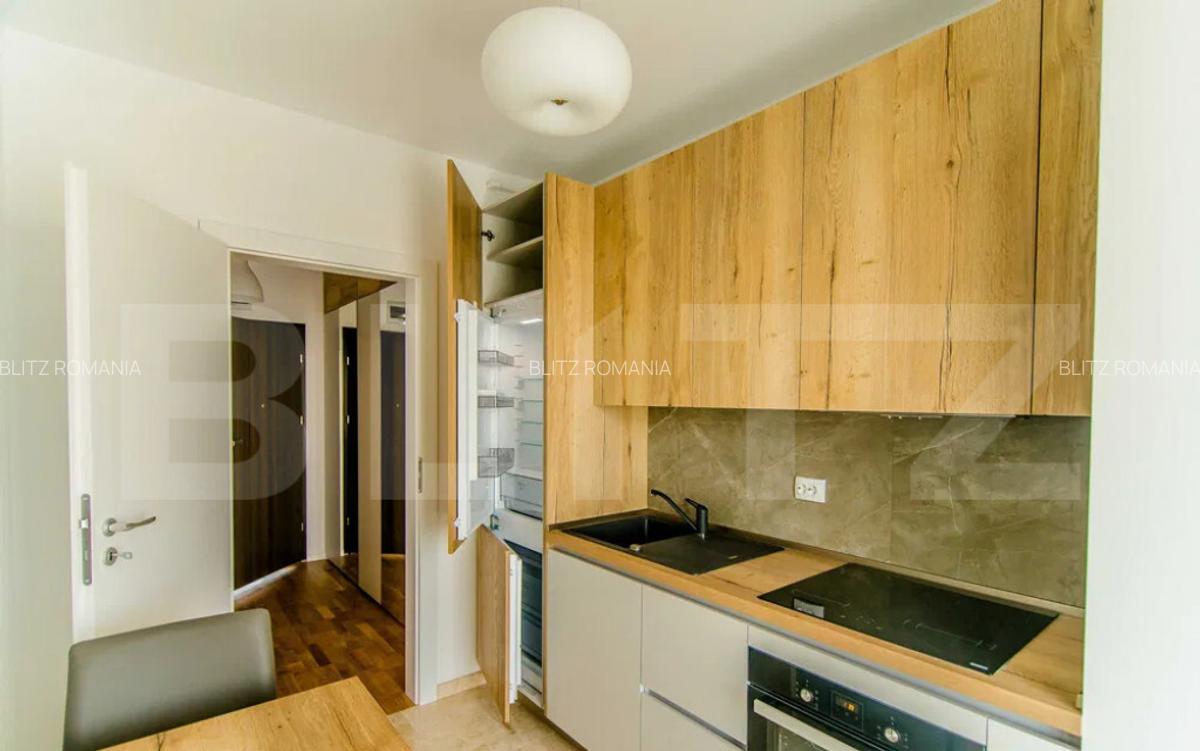 Apartament lux cu o camera, decomandat, parcare, zona Iul - 3