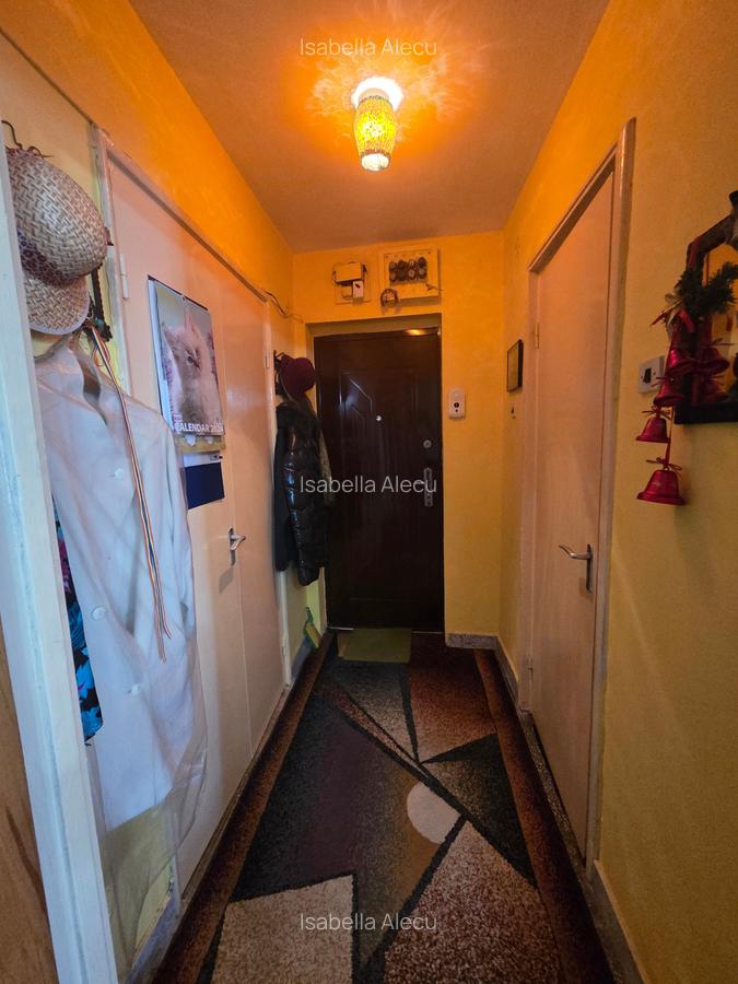Dr.Taberei 34-Ap 3 camere-Bloc stradal/Metrou - 2