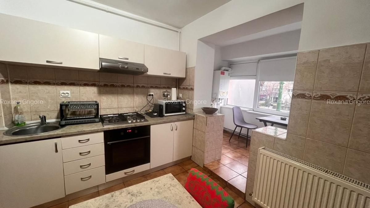 Apartament 2 camere, decomandat, etaj 1/7 – Strada Toamnei - 1