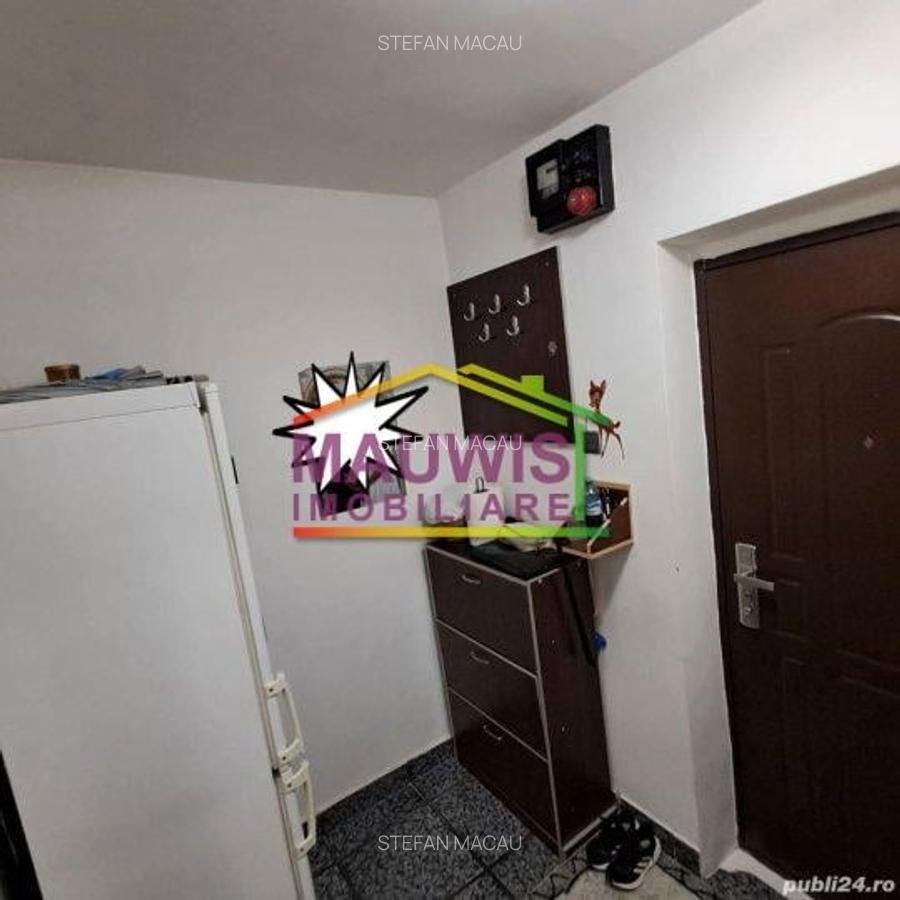 5 min metrou gars Cf.1 cu balcon etaj 3/10 pe mijloc de bloc mixt1978 - 5