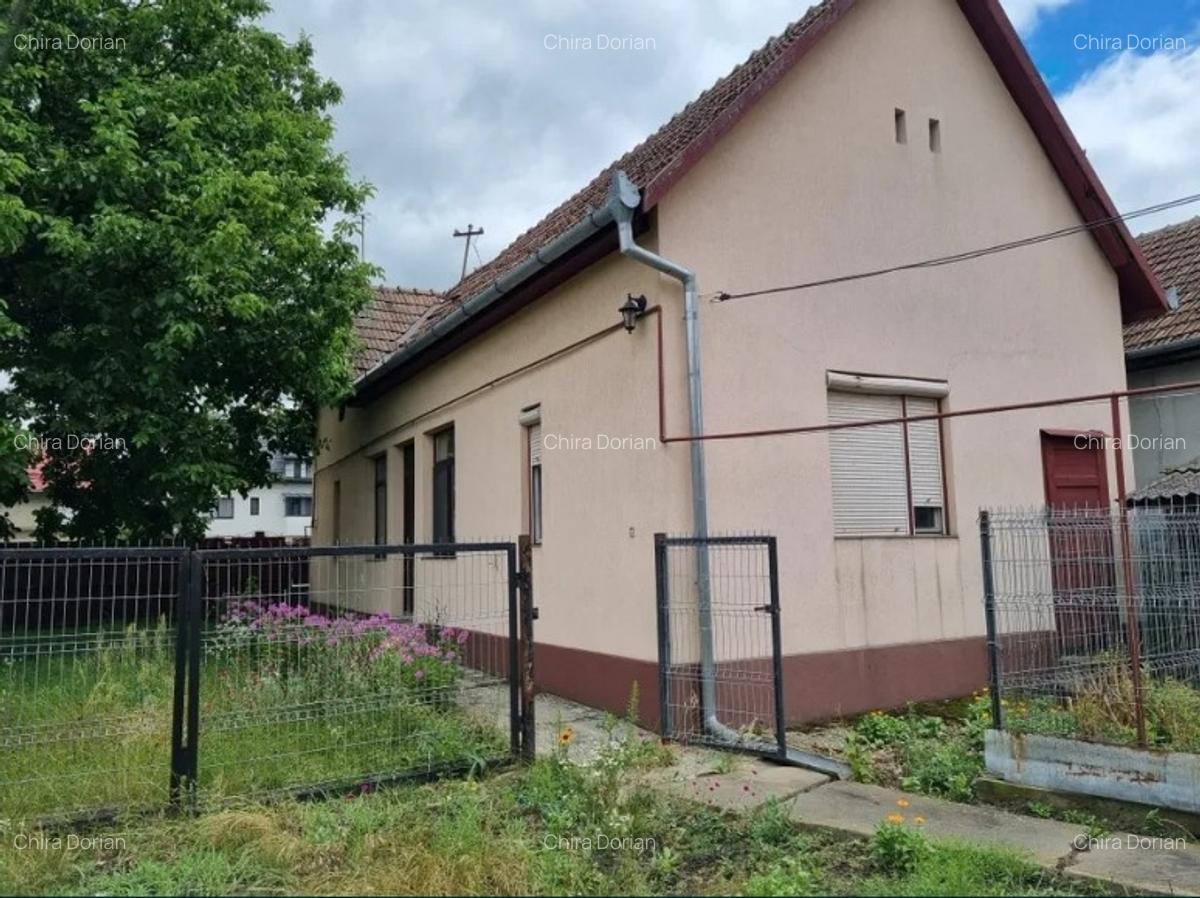 Teren generos 1411 mp cu casa veche si utilitati in centrul Apahidei - 4