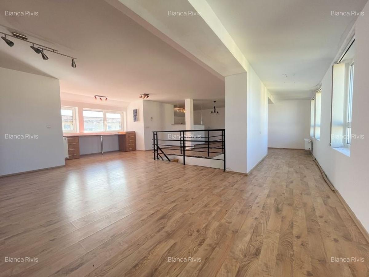 Apartament deosebit de vânzare - mansardă spațioasa - 7